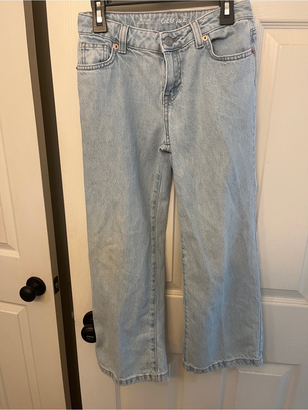 Cat & Jack Girl’s Light Wash Wide Leg Jeans size 8